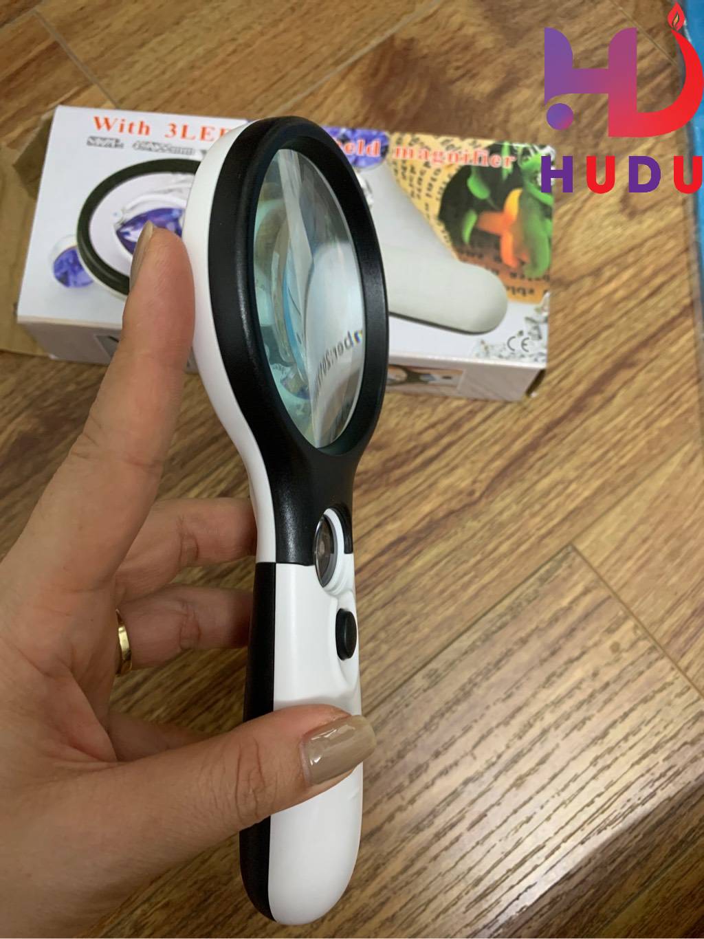 Kính Lúp Cầm Tay Phóng To Có Đèn (Có 2 thấu kính 3X và 45X)