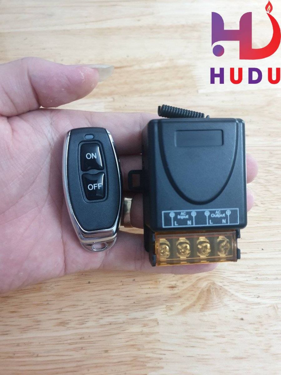 Sản phẩm bộ điều khiển từ xa 100M - 30A 1 tay khiển 