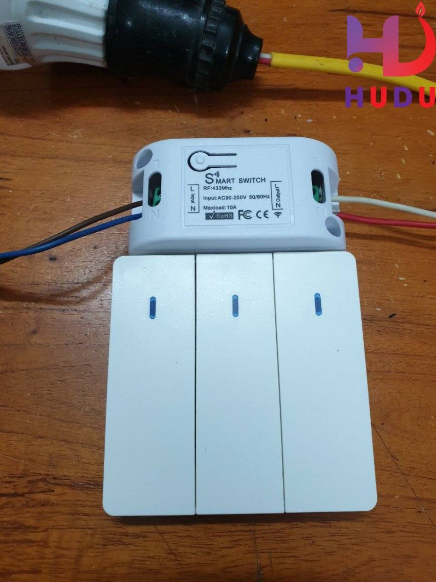 Linh kiện Hudu cung cấp mặt 3 công tắc điều khiển từ xa dán tường đảm bảo chất lượng tốt