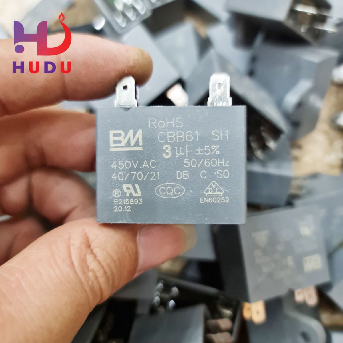 Sản phẩm tụ quạt BM rắc cắm 3µF-450V
